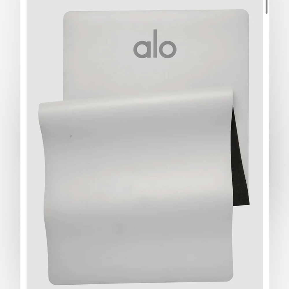 Alo Yoga Warrior Yoga Mat in Dove Grey